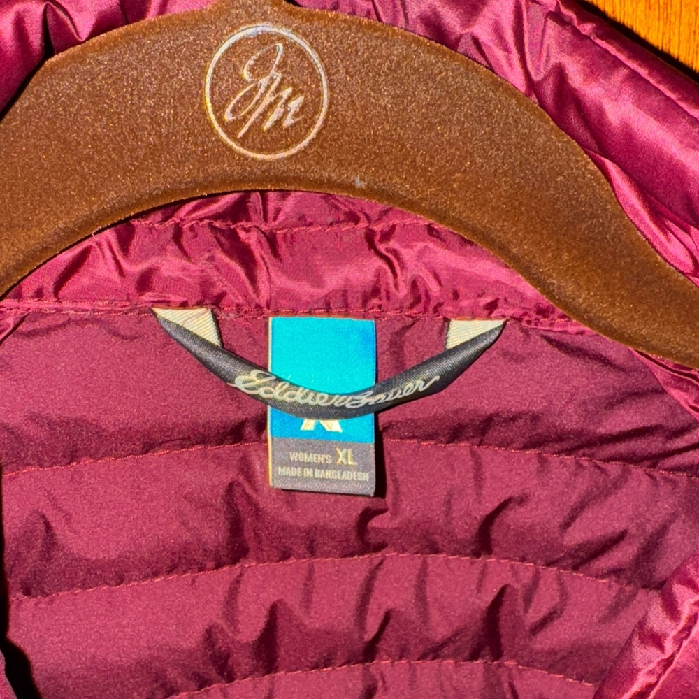 Eddie Bauer Women's Maroon Quilted Vest - Picture 2 of 5